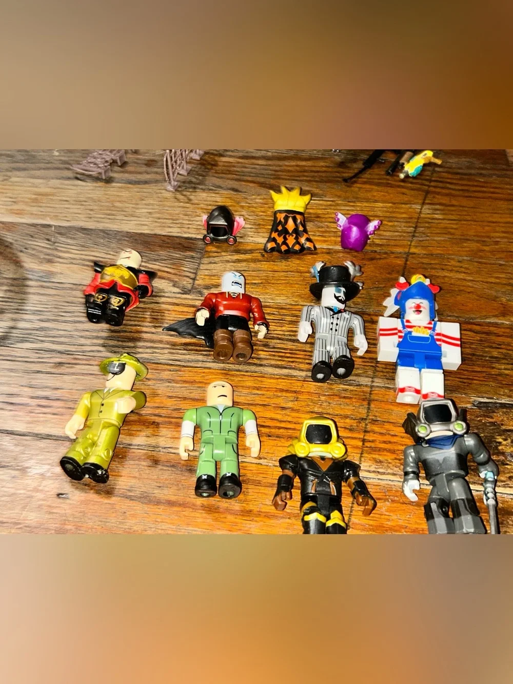 Mini Figures Toy Set - Lots of extras